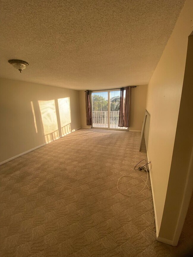 Photo - 480 Executive Center Dr Apartment