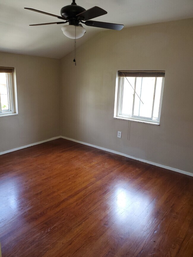 Foto del edificio - 251 Sebring Ave