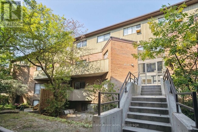 Building Photo - 2035 South Millway