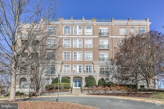 Building Photo - 830 Belmont Bay Dr
