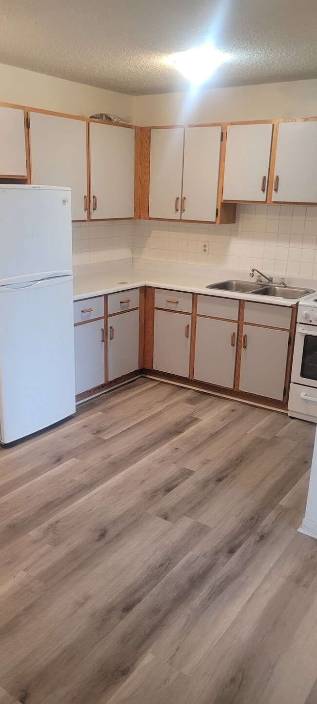 Building Photo - Comfortable Unit for Rent