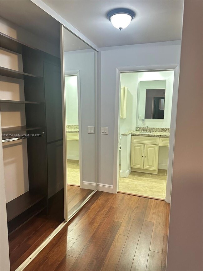 Foto del edificio - 9156 SW 23rd St