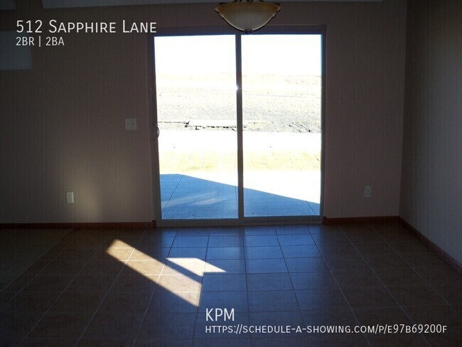 Foto del edificio - 512 Sapphire Ln