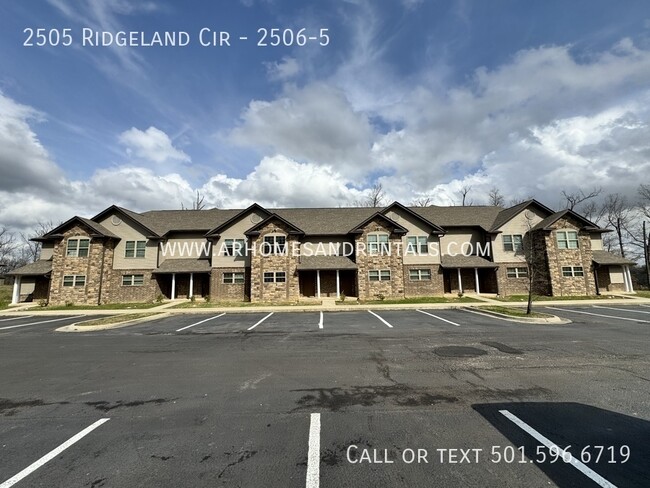 Foto del edificio - 2505 Ridgeland Townhomes - 2506-5 | $695 |...