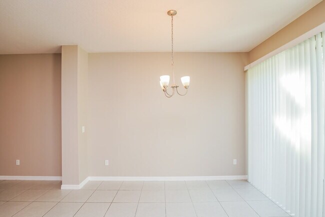 Foto del edificio - 1310 E 10th St