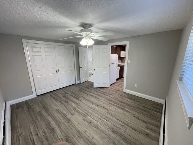 Dormitorio - Creek Road Apartments