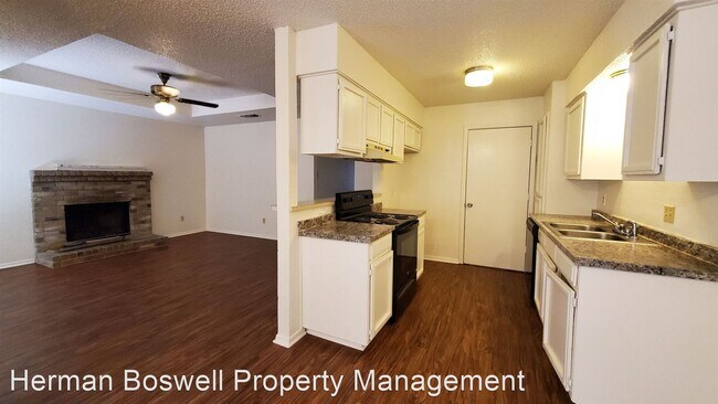 Foto del edificio - 3 br, 2 bath House - 302 Spring Branch Ln