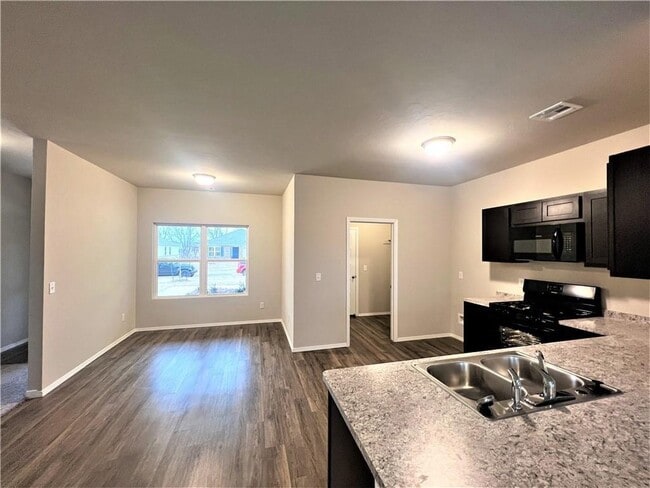 Building Photo - 1219 Travertine Pl