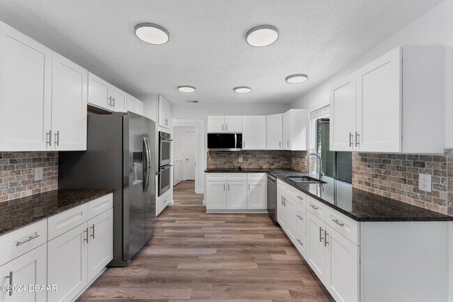 Building Photo - 886 Quail Run