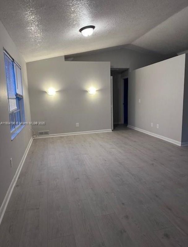 Foto del edificio - 317 SW Buxton Ave