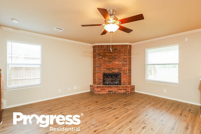 Building Photo - 627 Starling Creek