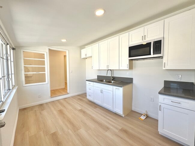 Kitchen Unit B - 11720 Utah Ave