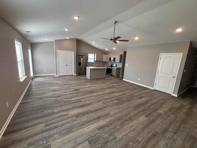 Building Photo - 340 Pageant Dr