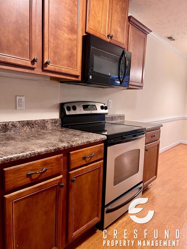 Foto del edificio - GATED COMMUNITY - Freshly Painted 2 Bed 2 Bath Condo AVAILABLE NOW