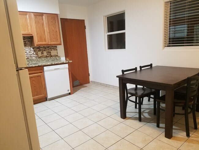 Foto del edificio - 801 W 28th St
