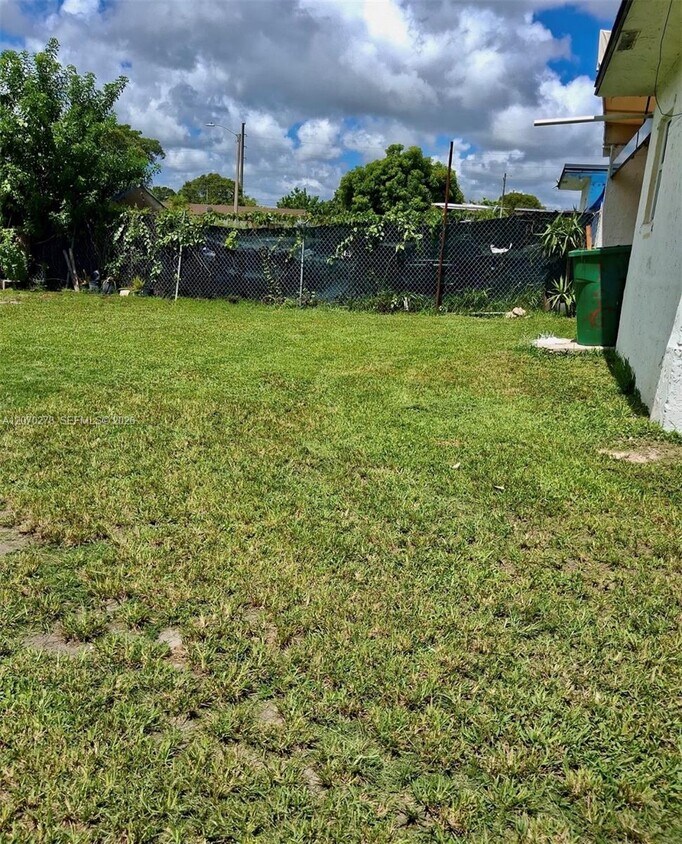 Building Photo - 10550 SW 174th Terrace