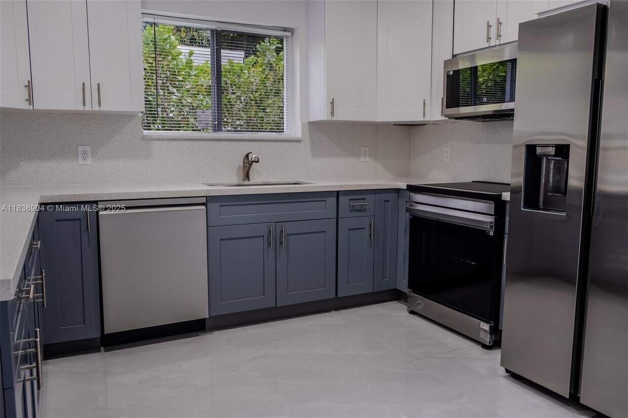 Foto principal - 2227 SW 17th St