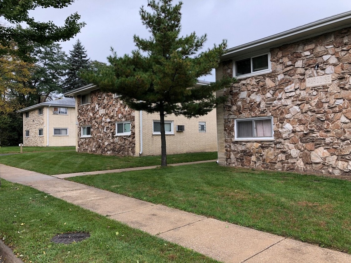 3 Scotdale Rd Unit 3, La Grange Park, IL 60526 Condo for Rent in La