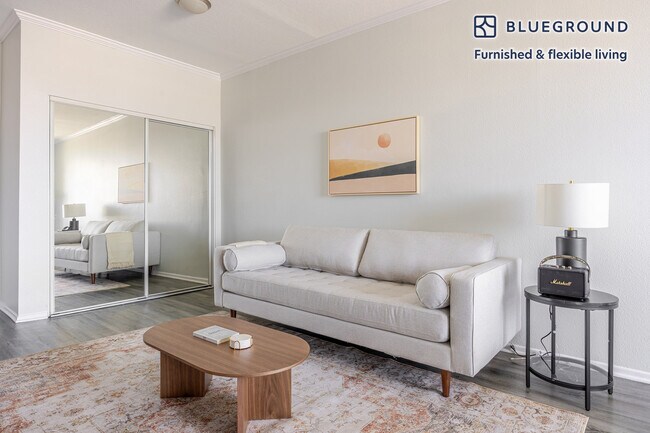 Foto del edificio - 14900 Moorpark St