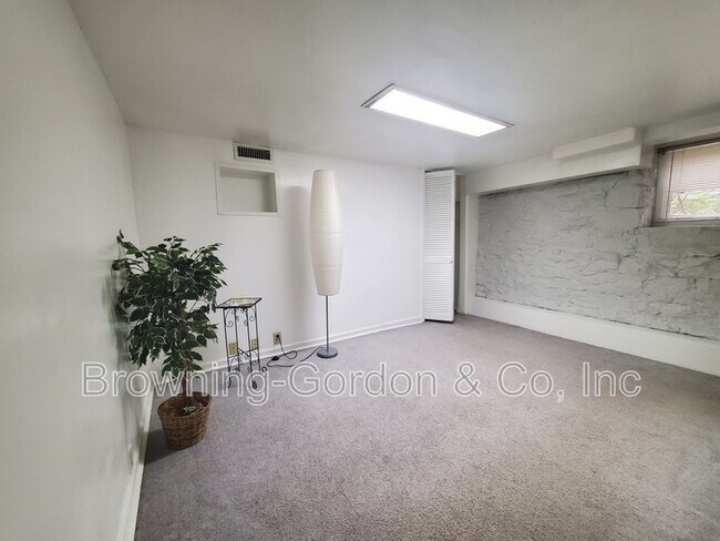 Building Photo - 2903 Belmont Blvd