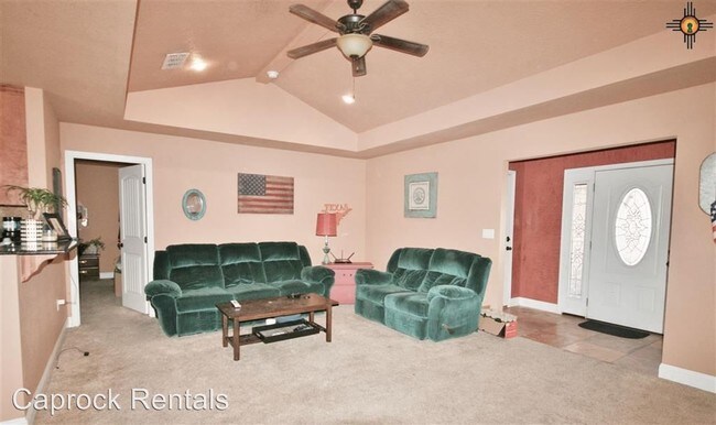 Building Photo - 621 Almond Tree Ln