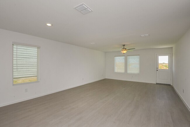 Foto del edificio - 2729 Mistwood Dr