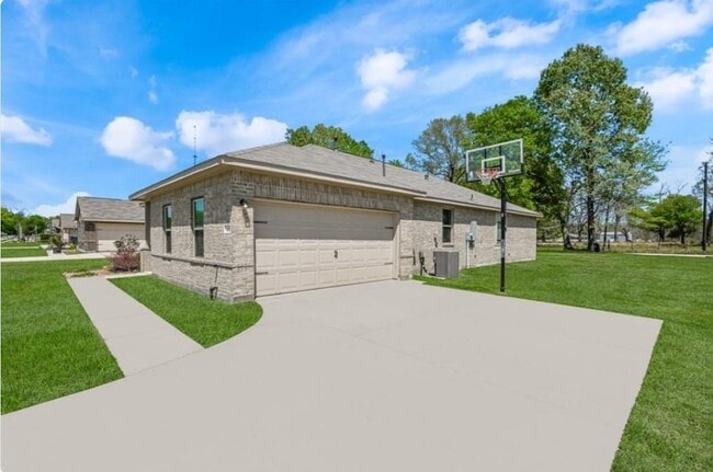 Building Photo - 104 Tracie Dr