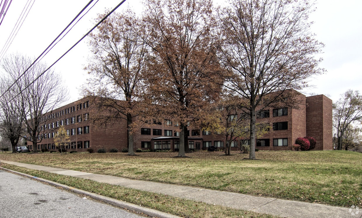 Highland Court 1720 Richmond Dr Louisville KY 40205 Apartments com