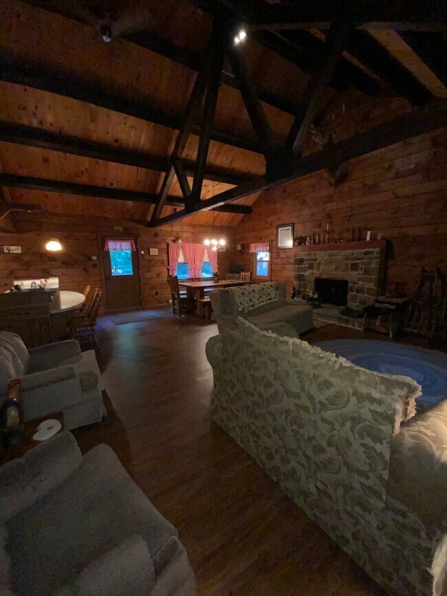 Foto del edificio - 3 br, 2 bath House - 88 FOX ROAD