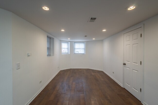 Foto del edificio - 4302 N Drake Ave