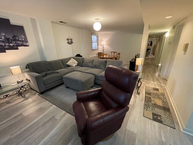 Foto del edificio - 3130 N Kenmore Ave