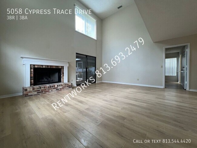 Foto del edificio - 5058 Cypress Trace Dr
