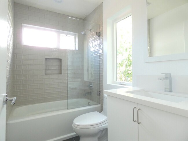 Building Photo - 6611 Leland Way