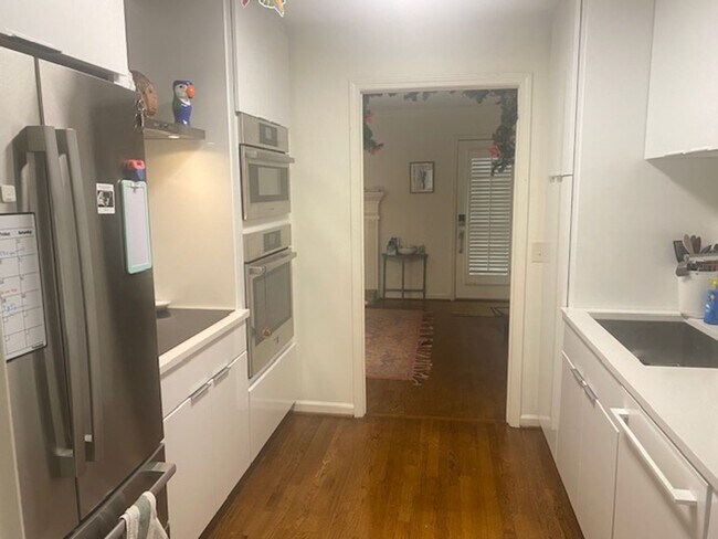 Building Photo - Two bedroom one and a half bath house for ...