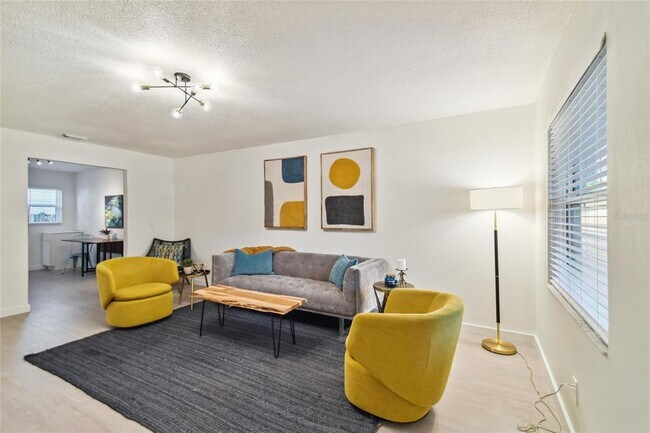 Foto del edificio - 6422 S Adelia Ave