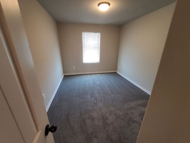 Building Photo - 6311 Luglio Lane #101, San Antonio, TX 782...