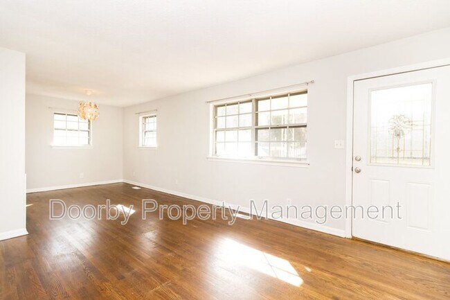 Foto del edificio - 303 Ridgeway Dr