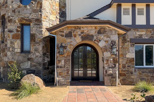 Building Photo - 3434 Woolsey Rd