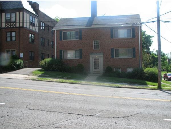 Building Photo - 2676 Noble Rd