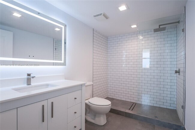 Foto del edificio - 117 NW 42nd Ave