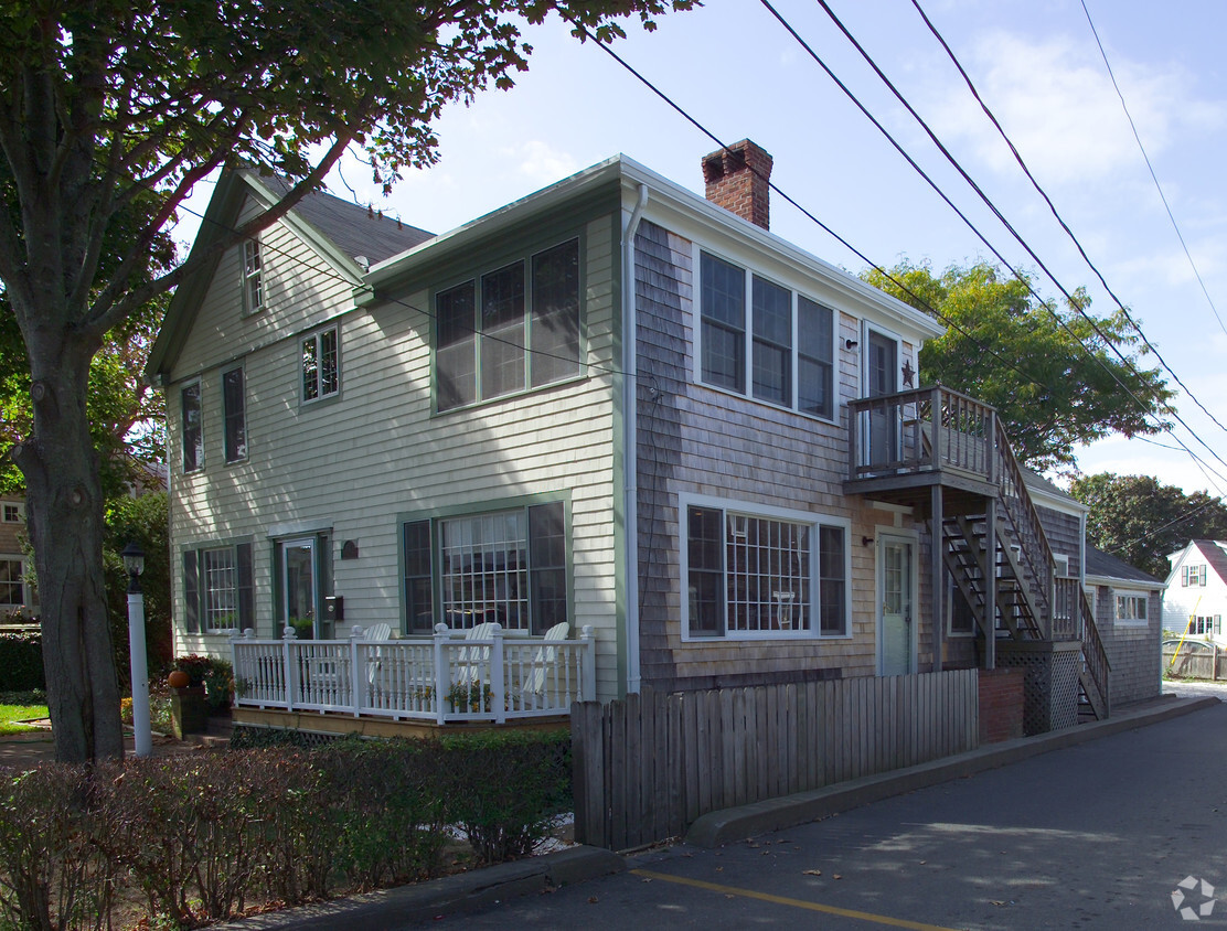 154 Commercial St, Provincetown, MA 02657 Apartments in Provincetown
