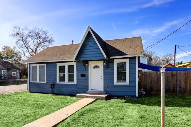 Building Photo - 1115 Alber St