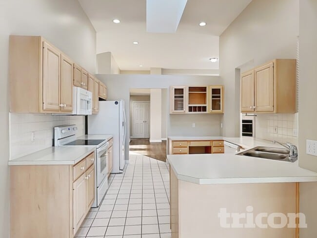 Building Photo - 3279 Wheaton Ct