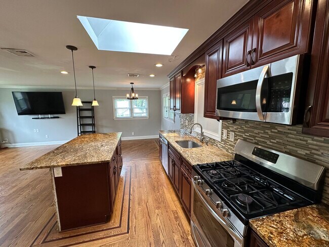 Building Photo - 6 Tarinelli Cir