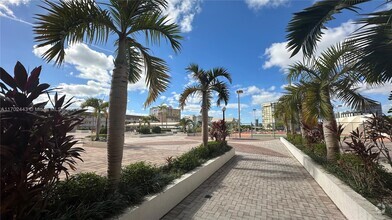 Building Photo - 1865 S Ocean Dr