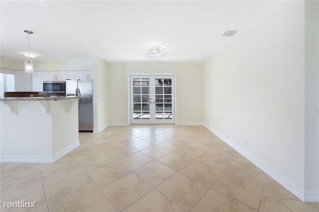 Building Photo - 3 br, 2 bath House - 4870 NE 18th Ter