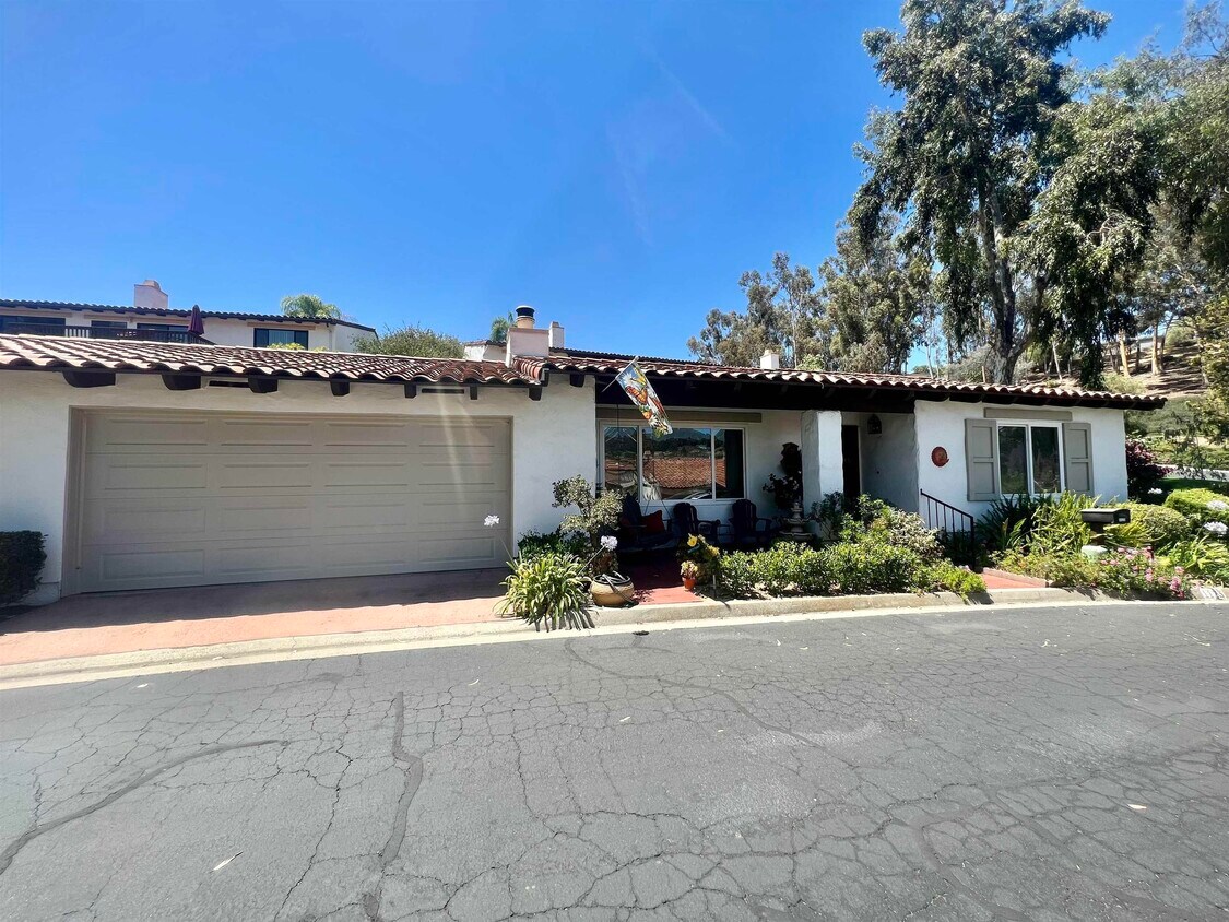 1123 San Jacinto Glen, Escondido, CA 92026 Townhome Rentals in