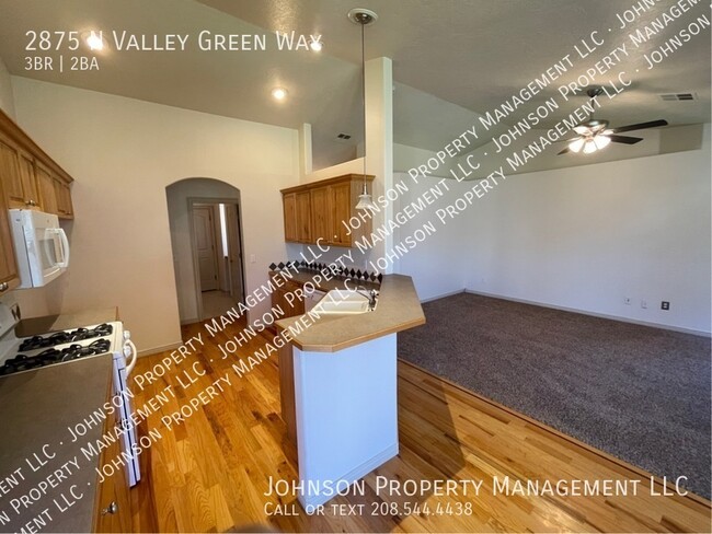 Building Photo - Spacious 3-Bed Meridian Home with Bonus Ro...