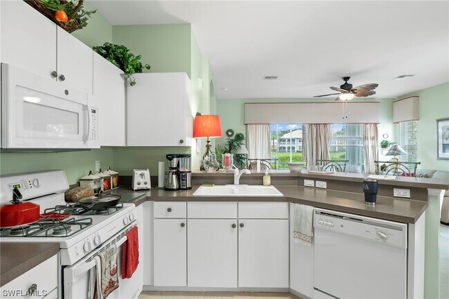 Building Photo - 10528 Diamante Way