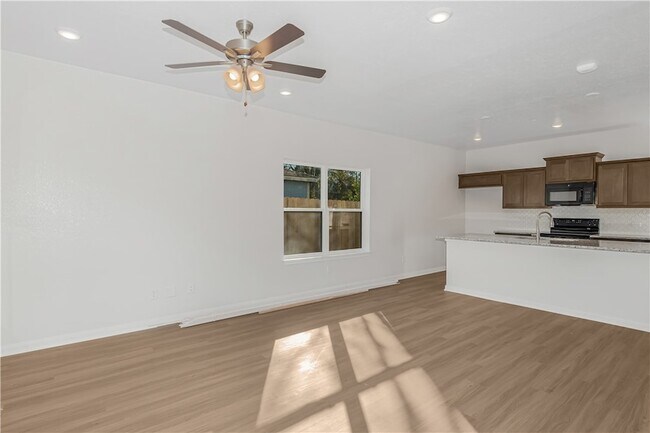 Foto del edificio - 601 W 24th St